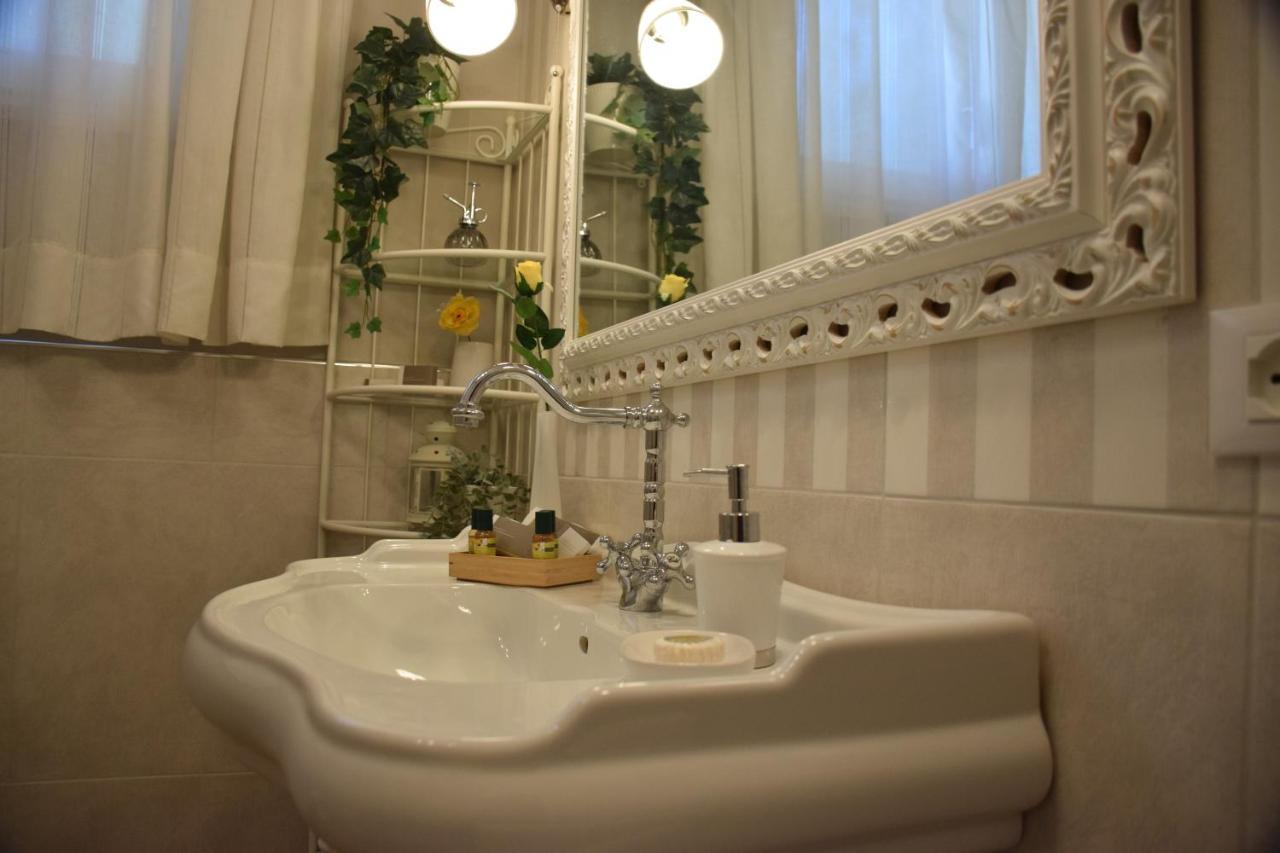 B&B Le rose di Paola Santa Maria a Monte Esterno foto